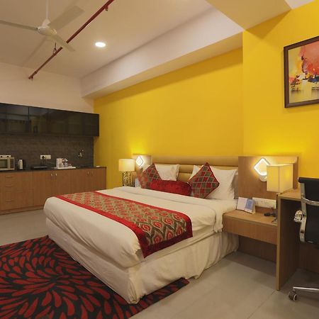 Hotel Downtown Gandhinagar Exterior photo