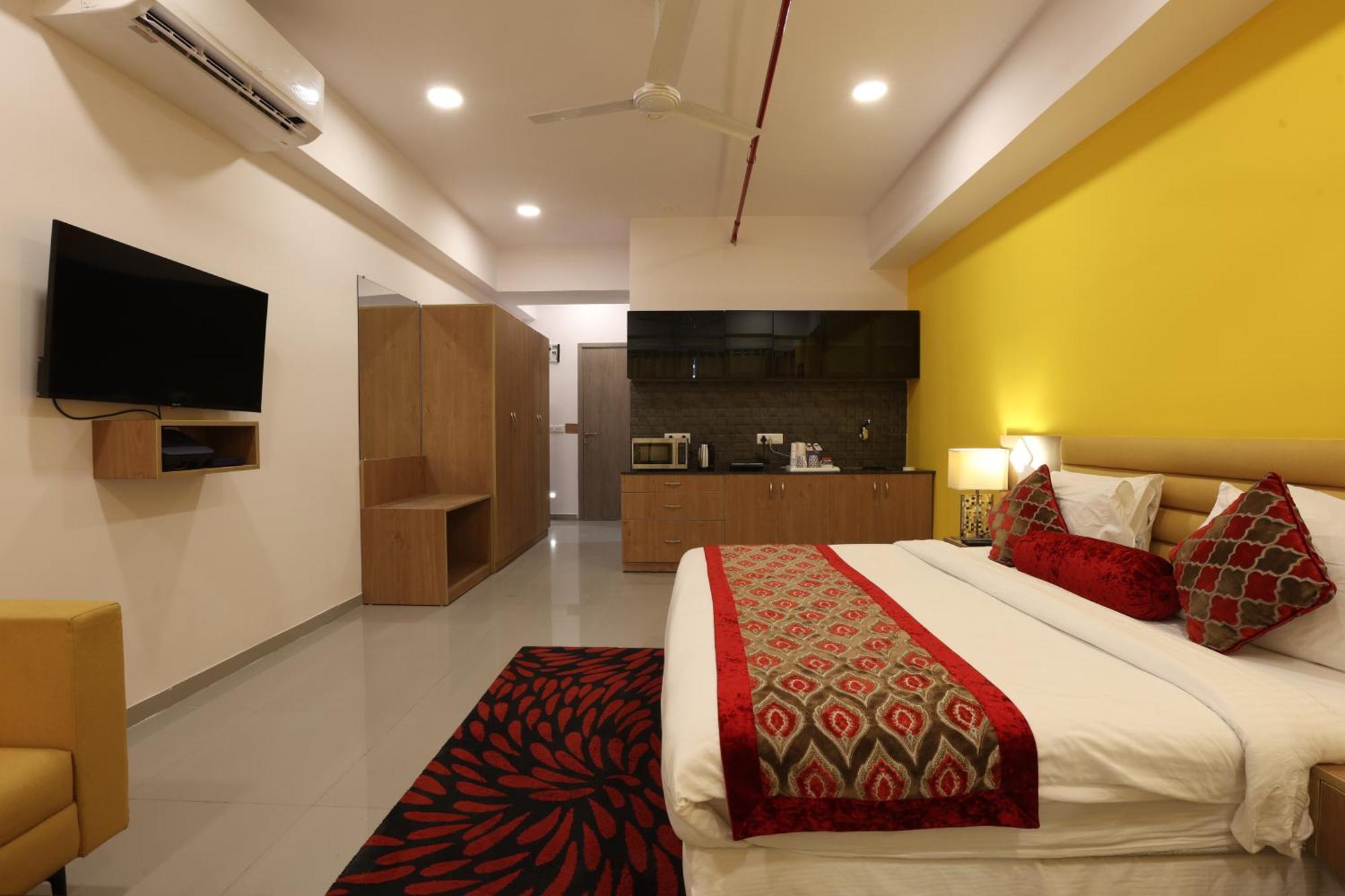 Hotel Downtown Gandhinagar Exterior photo