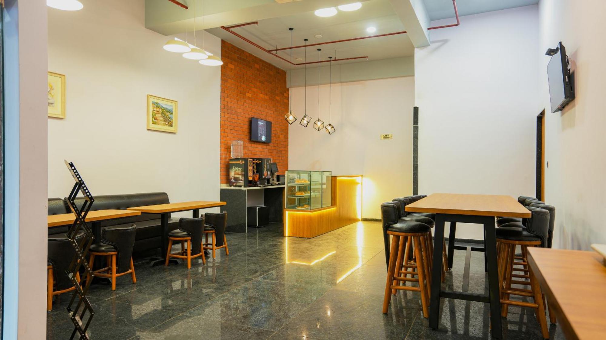 Hotel Downtown Gandhinagar Exterior photo