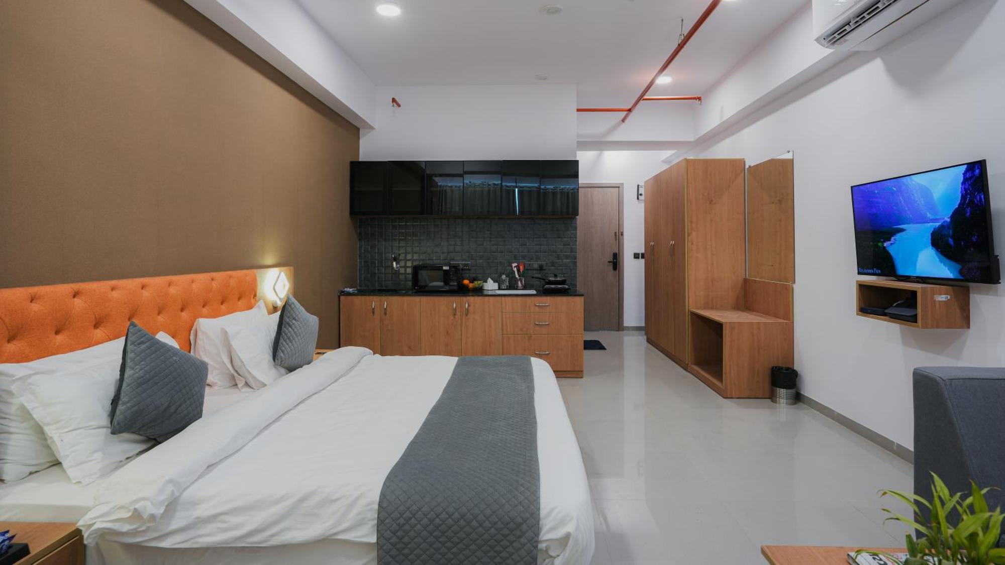 Hotel Downtown Gandhinagar Exterior photo