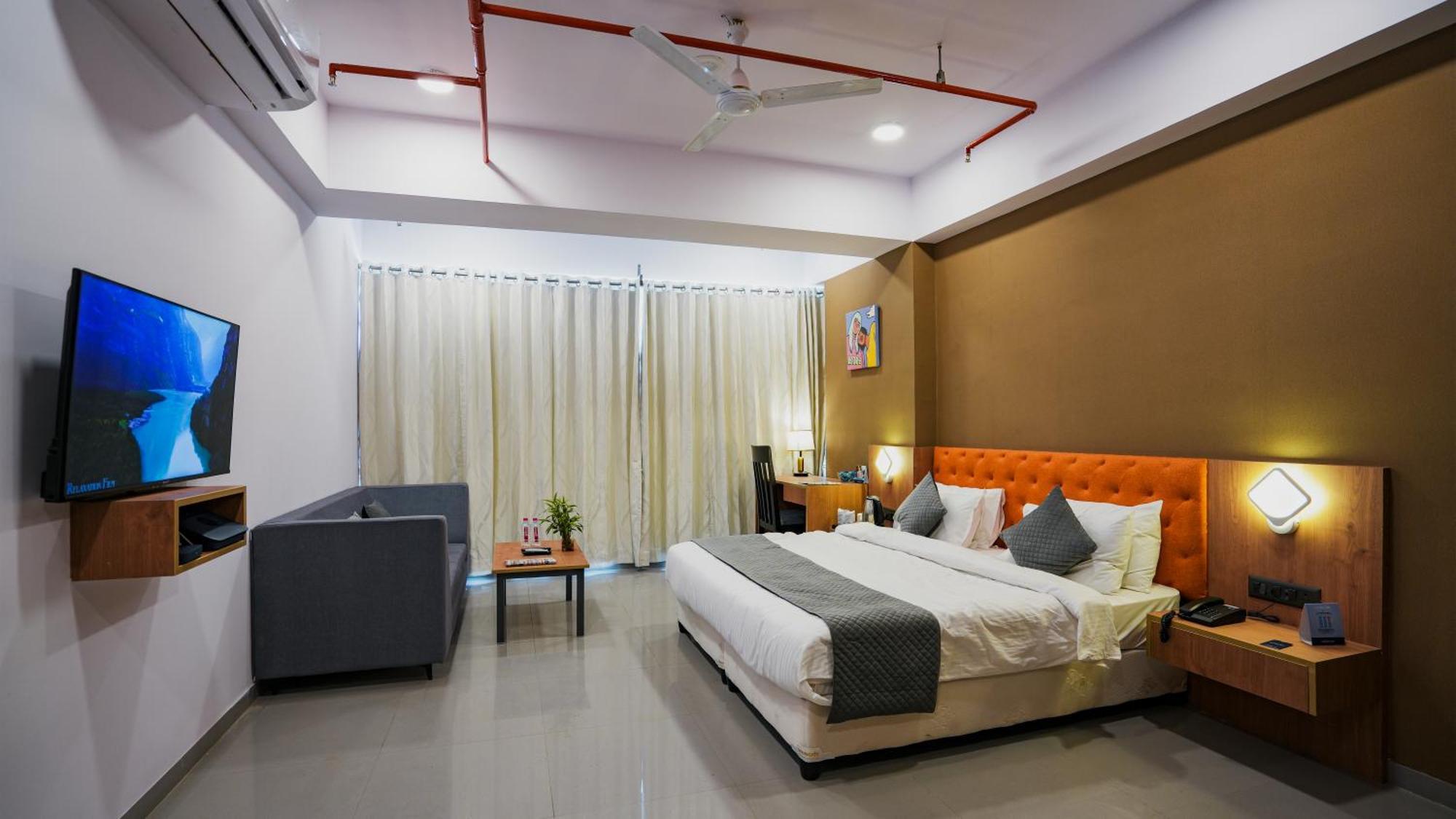 Hotel Downtown Gandhinagar Exterior photo